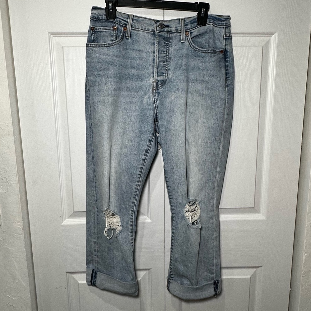 Levi's Wedgie Straight Jeans High Rise Distressed Size 31 Light Wash